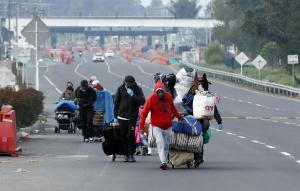 Regresar a su país sin nada, la odisea de miles de venezolanos en Colombia