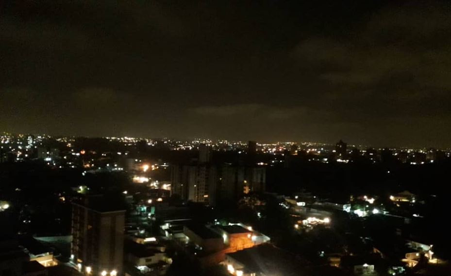 Maracaibo se volvió a quedar a oscuras tras fuerte bajón eléctrico (Video)