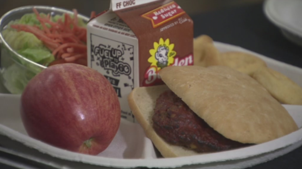 Miami y Broward continuará repartiendo almuerzos escolares para estudiantes