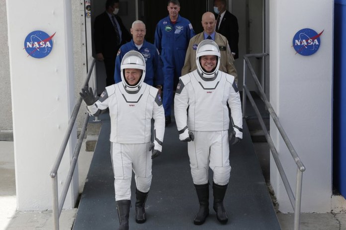 Los astronautas que llegaron a la EEI desde EEUU explicaron su viaje