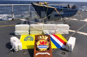 Investigan si la embarcación provenía de Venezuela: Guardia Costera del Caribe confiscó 350 kilos de cocaína