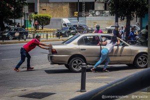 ¿Es tan peligrosa la gasolina iraní para los carros en Venezuela? Hablan los conductores sobre su experiencia