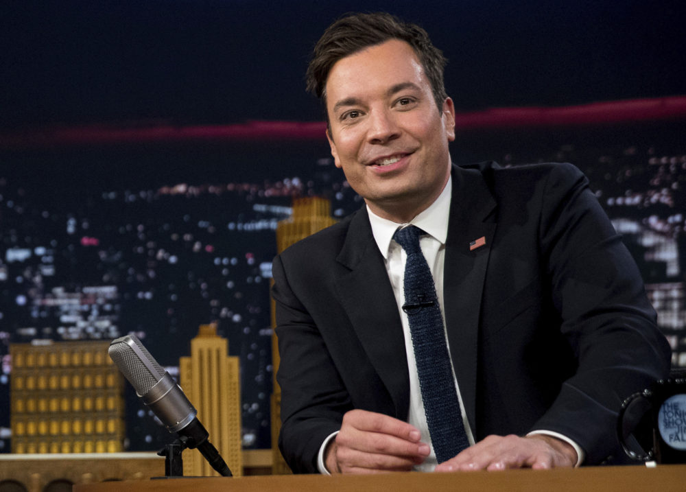 Jimmy Fallon recibió al gobernador Andrew Cuomo durante su primer show en el estudio