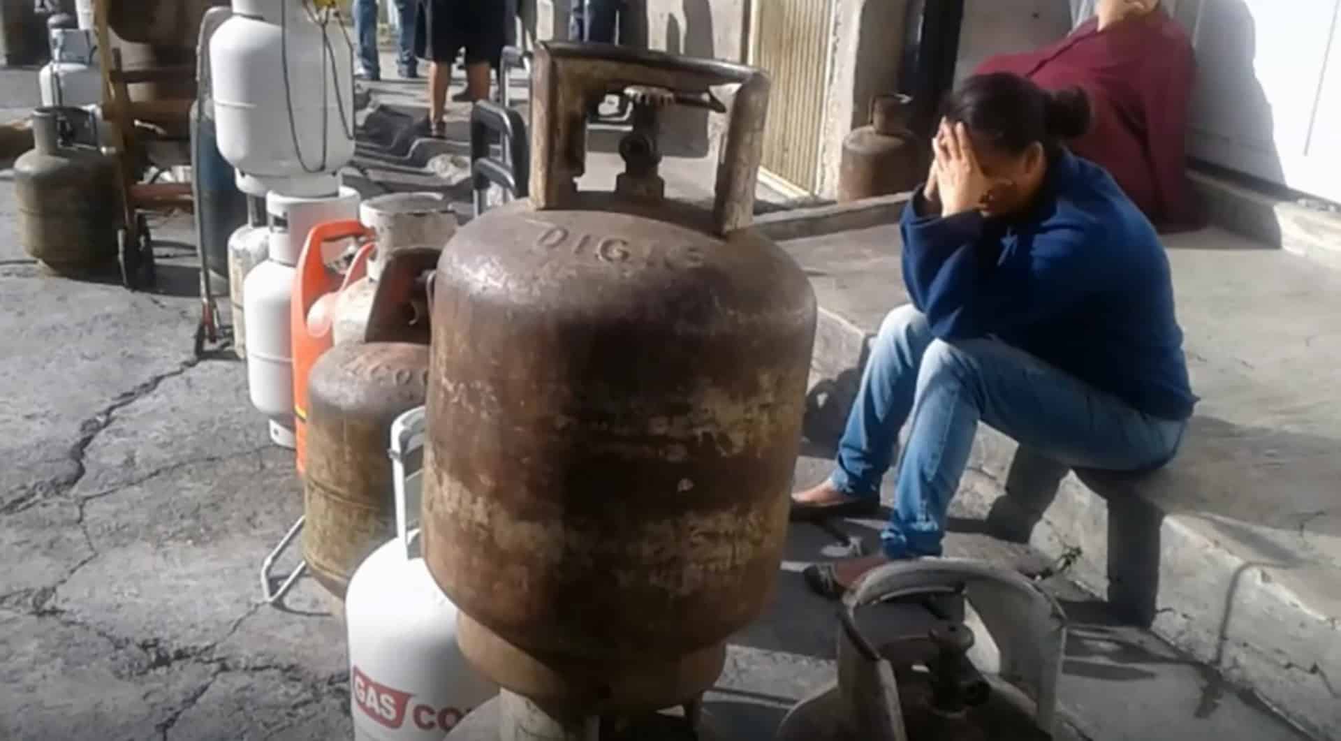 Venden en dólares las bombonas gas en Punto Fijo