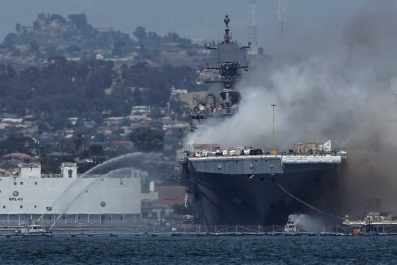 Incendio en la Base Naval de San Diego dejó al menos 56 heridos