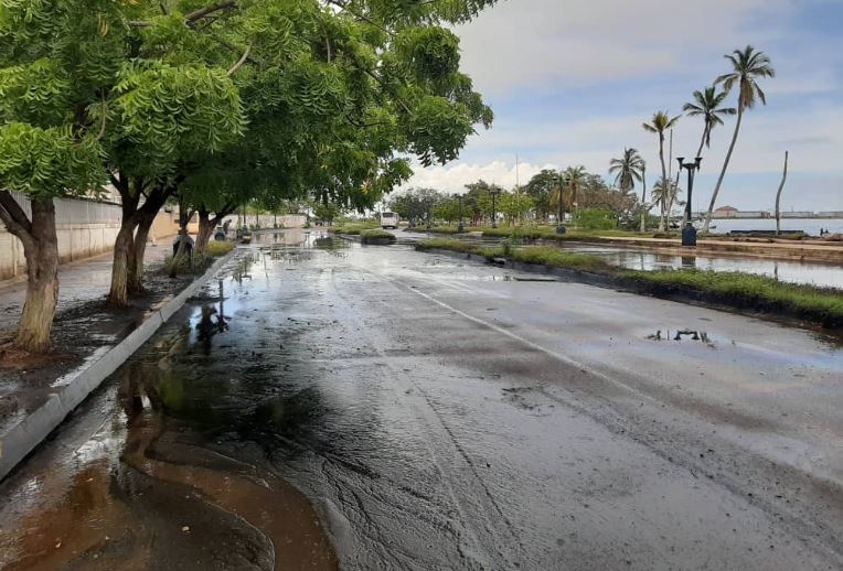 “Aquí viven niños”: Indiferencia de Pdvsa causó derrame de crudo en las calles de Cabimas (Video)