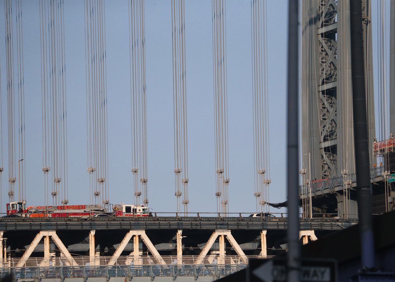 Un automóvil estalló en el puente de Manhattan en Nueva York
