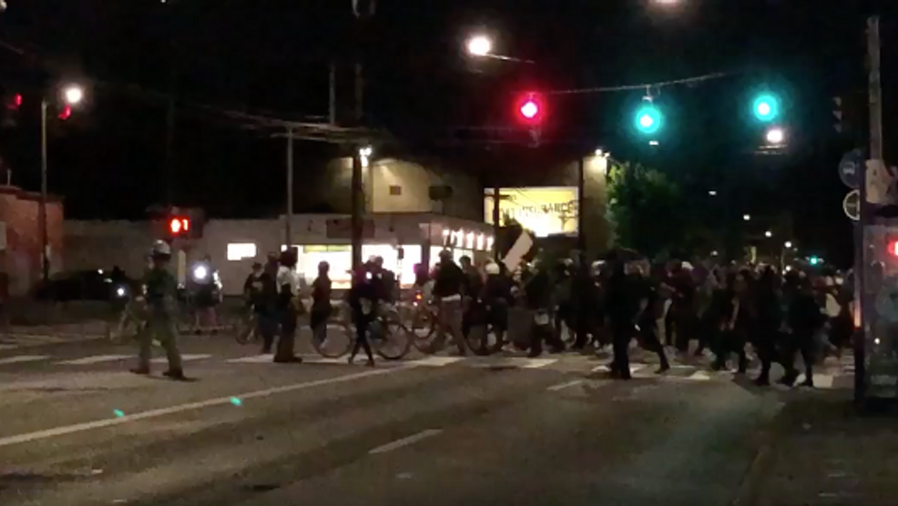La policía de Portland arrestó a 16 personas por ocasionar disturbios en una protestas