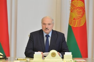 Régimen de Bielorrusia amenazó con recurrir a armas letales contra manifestantes