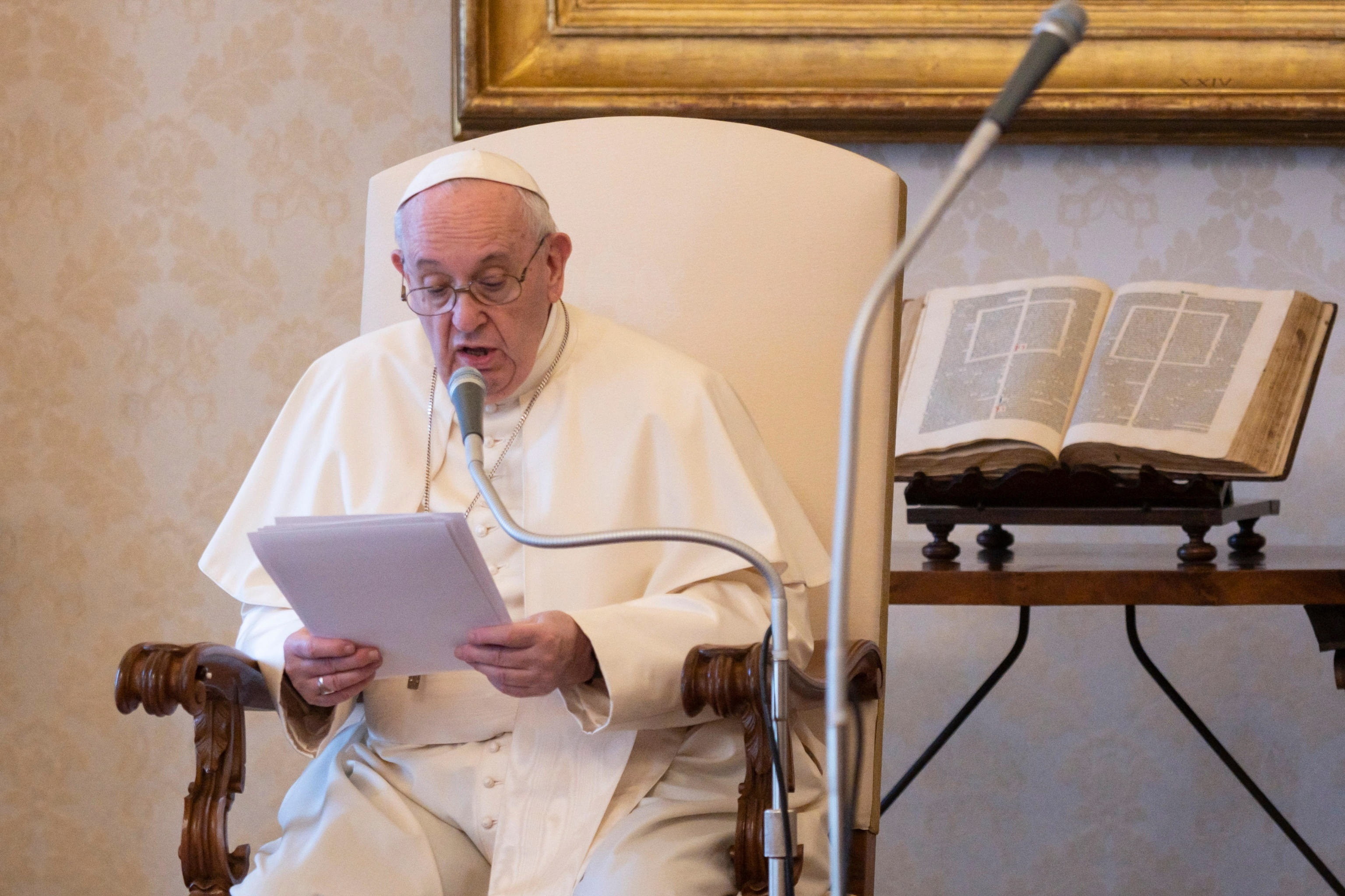 El papa Francisco afirma que los placeres de comer y sexual son “simplemente divinos”
