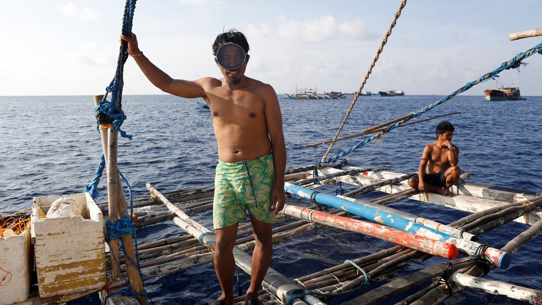 EN FOTOS: Atrapan un pez del tamaño de un adulto tras un terremoto en Filipinas