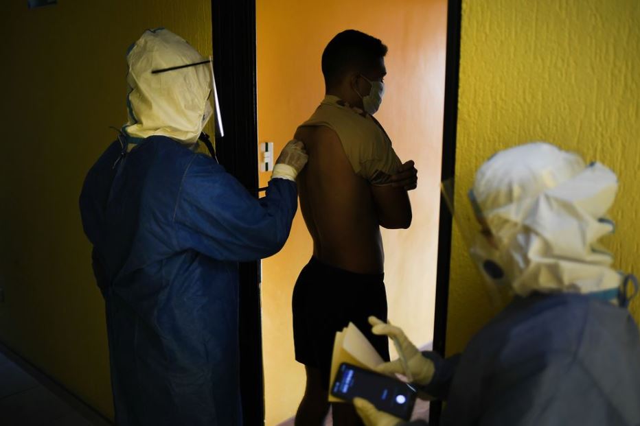 Bloomberg: Víctimas del Covid-19 en Venezuela son forzadas a aislarse en depósitos sucios
