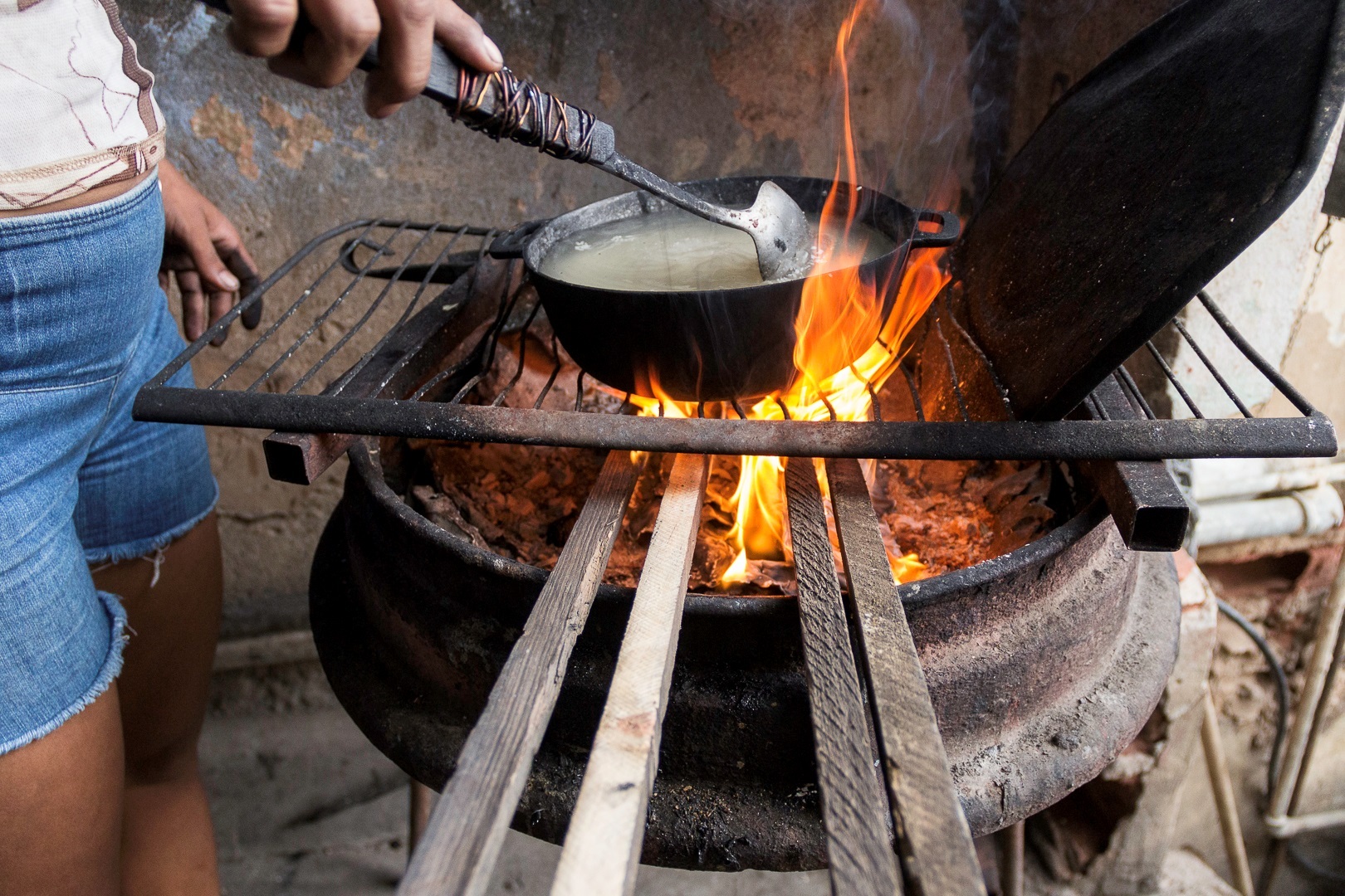 Tala indiscriminada: Las consecuencias de la improvisada cocina a leña en Venezuela (Video)