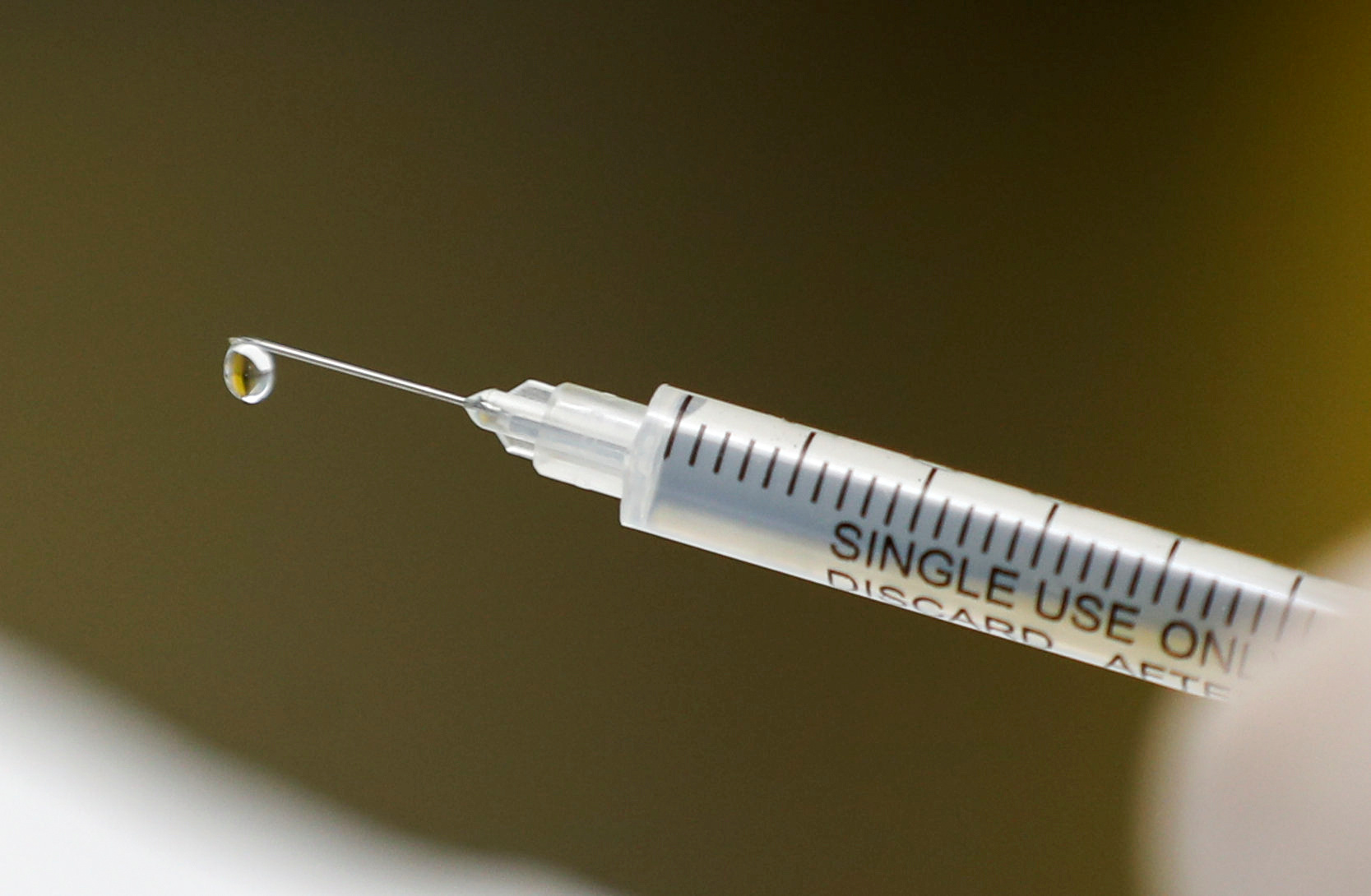 Sudáfrica suspendió la vacuna de Oxford por su baja eficacia ante la variante local del coronavirus