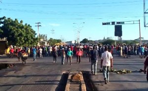 Se prendió la protesta en Cumaná: Exigen gasolina tras colas de cuatro días #7Sep (FOTO)