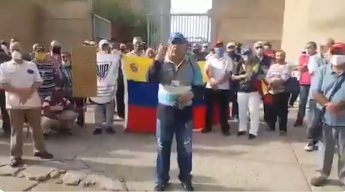 Jubilados de Pdvsa en Zulia exigieron al régimen de Maduro que les paguen sus pensiones (Video)