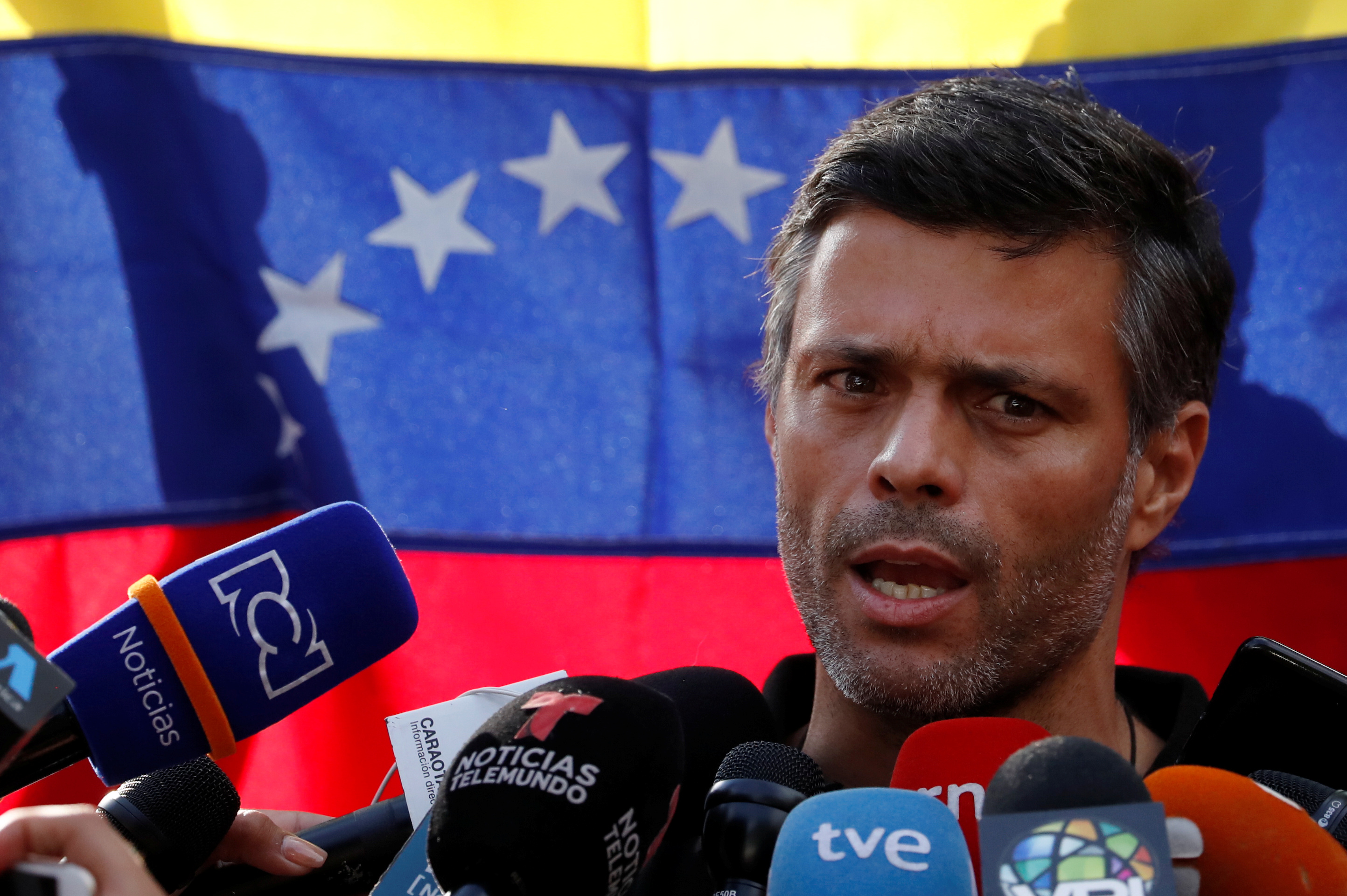 ABC: Leopoldo López entró en España desde Miami con una identidad falsa