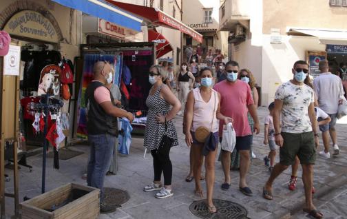 Nuevas restricciones para intentar frenar la pandemia en Europa