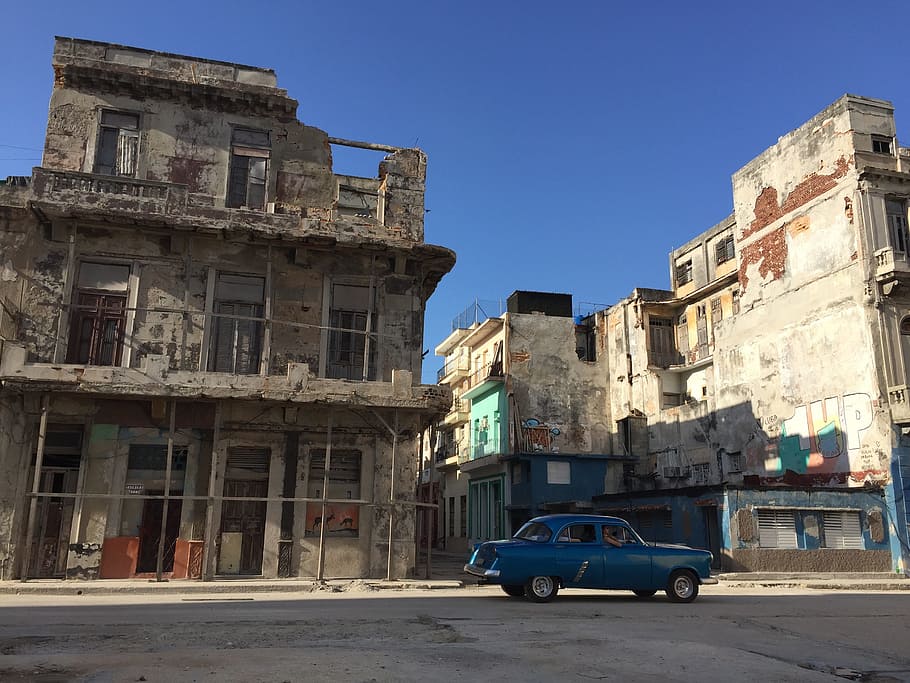 Cubanos enfrentan riesgo de derrumbes en sus casas