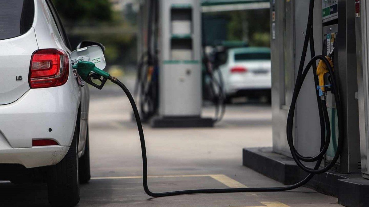 Régimen de Maduro anuncia aumento de la gasolina subsidiada