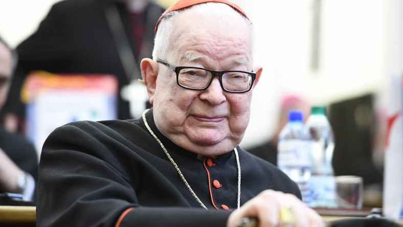 Cardenal polaco fue sancionado por el Vaticano por sospechas de abuso sexual