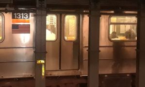 Mujer fue empujada a los rieles cuando el tren llegaba en Nueva York