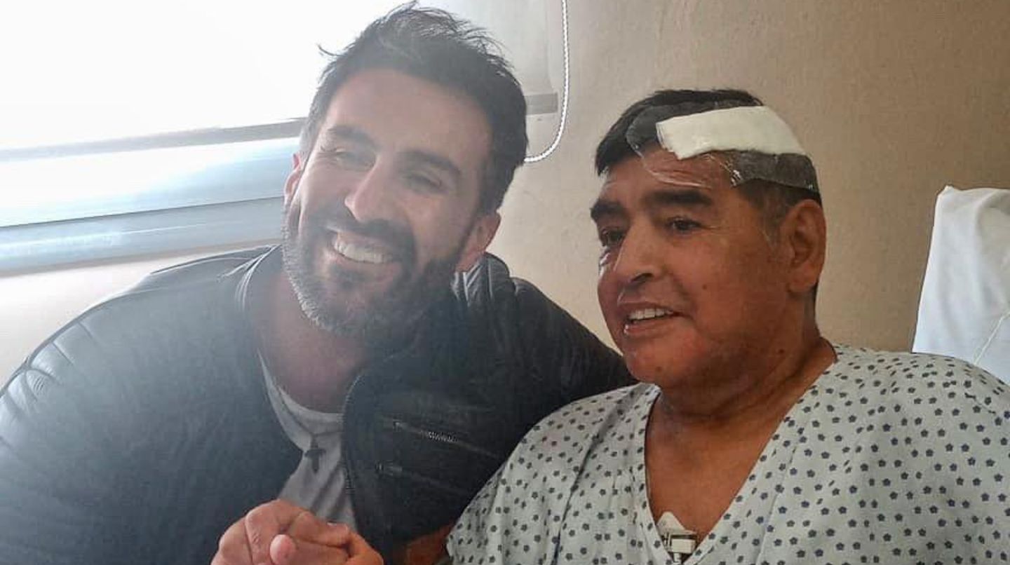 A ocho días de su cirugía en la cabeza, le otorgaron el alta médica a Maradona