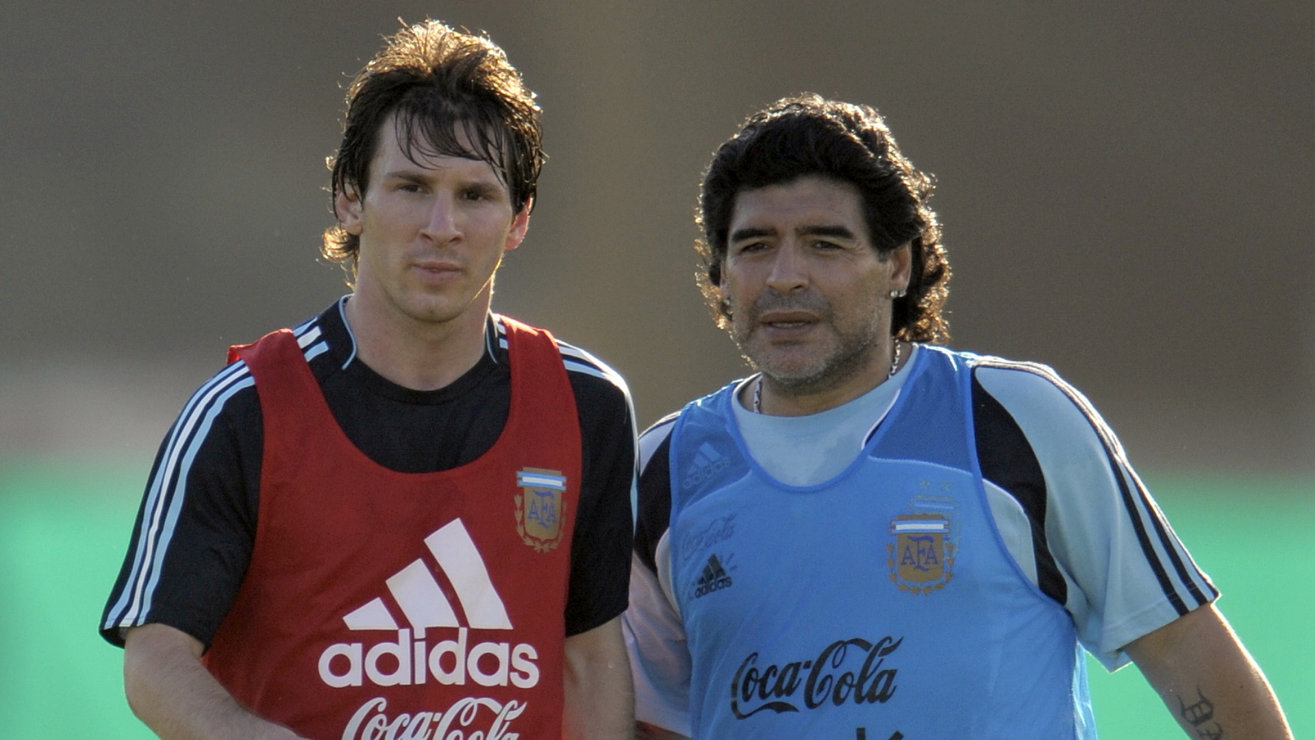 El día que Maradona y Messi jugaron juntos fútbol-tenis (Video)