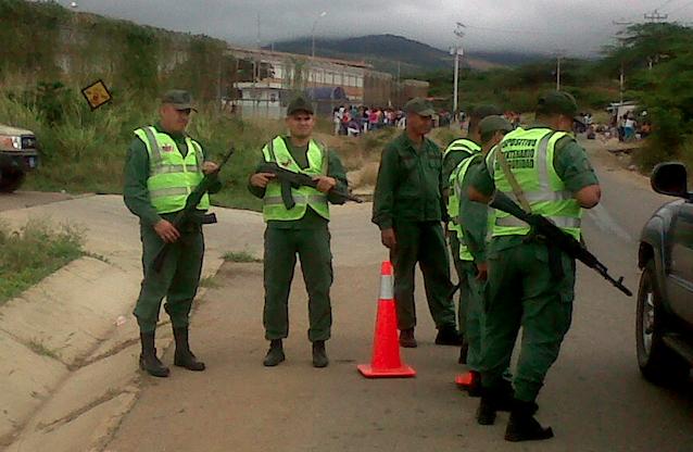 El matraqueo es la mejor cosecha que hacen policías y militares en Venezuela
