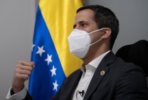 Guaidó acordó esfuerzos con el canciller de Canadá para salir de la crisis en Venezuela