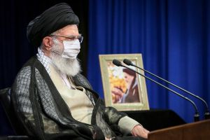 El guía supremo de Irán dice que la hostilidad de EEUU no terminará con Trump