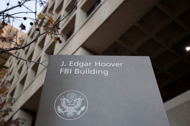 FBI investiga acusaciones de acoso sexual que involucran a altos funcionarios