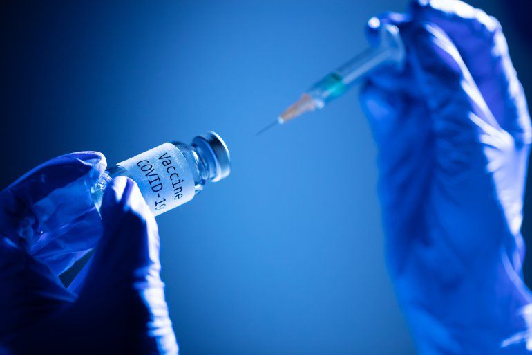 EEUU Espera vacunar 20 millones de personas este año y 100 millones para fines de febrero
