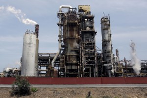 Pdvsa reanudó operaciones en unidad de craqueo catalítico en la refinería El Palito