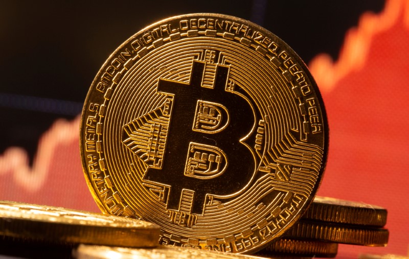 El bitcoin actualiza su precio récord al superar los 59 mil dólares