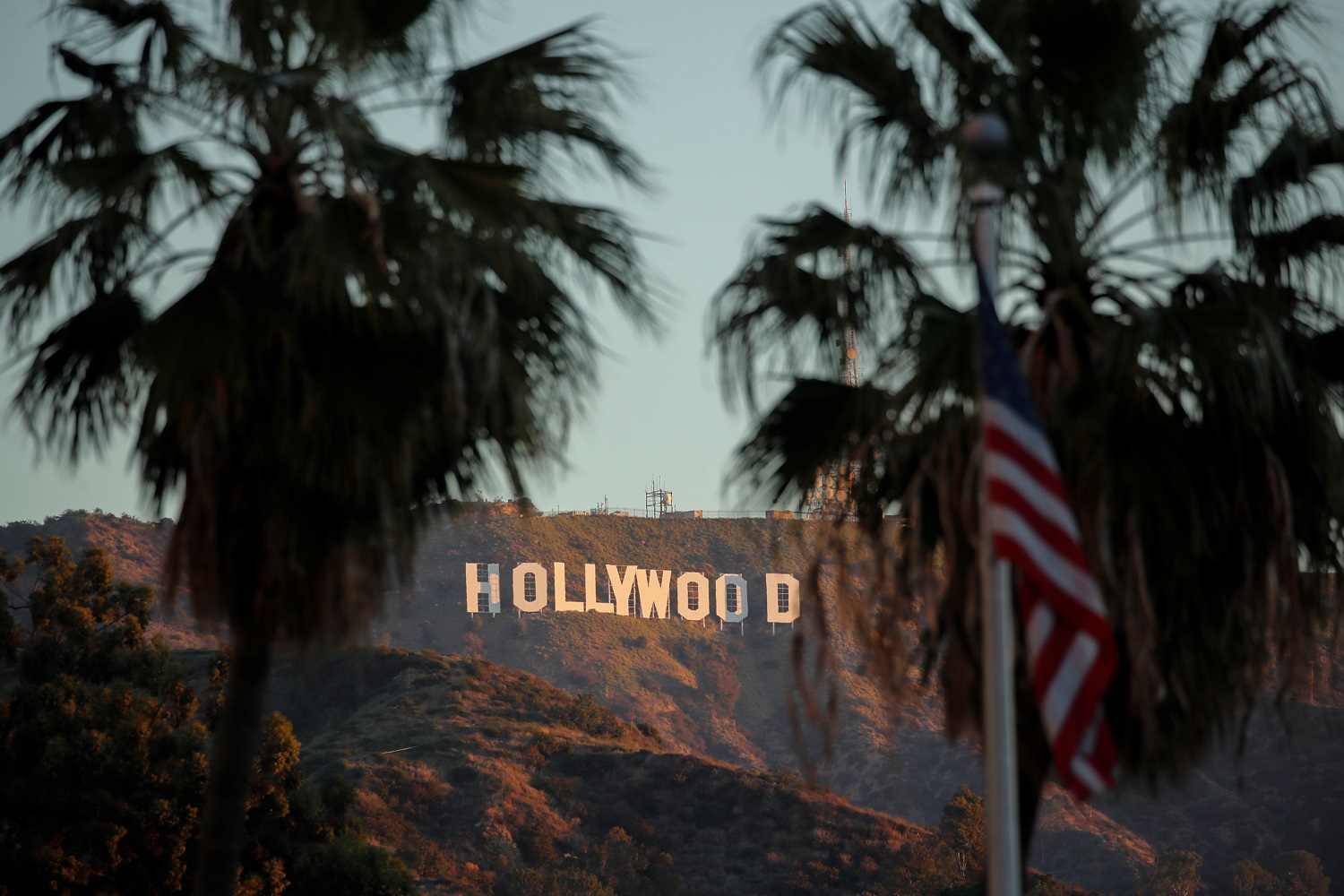 Ingresos por taquilla de Hollywood se desploman a mínimo de 40 años en 2020