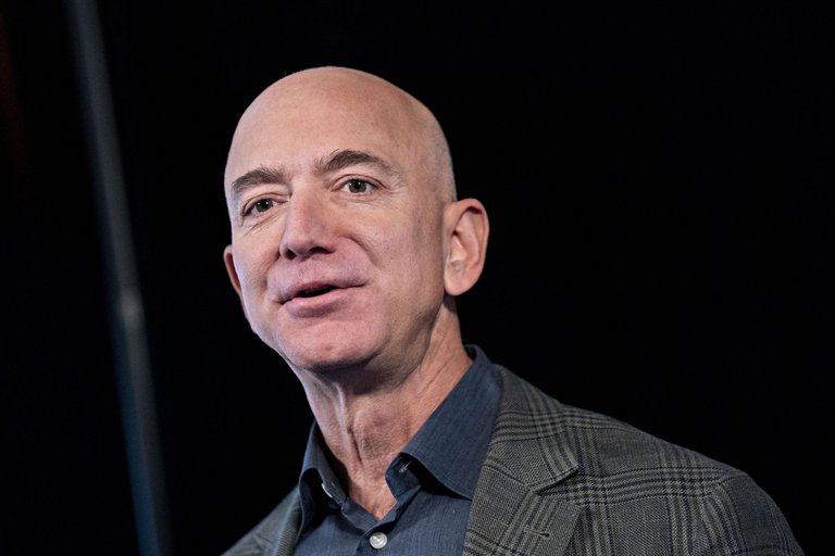 Jeff Bezos se va de Amazon pero deja atrás una sólida herencia