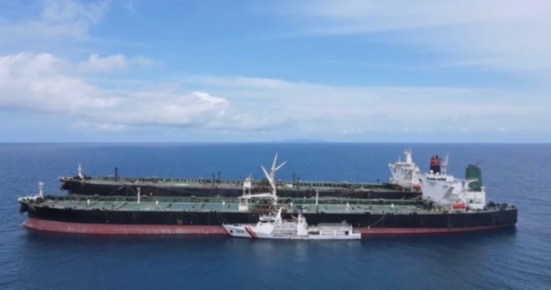 Indonesia incauta petroleros con bandera de Irán y Panamá haciendo transferencias ilegales
