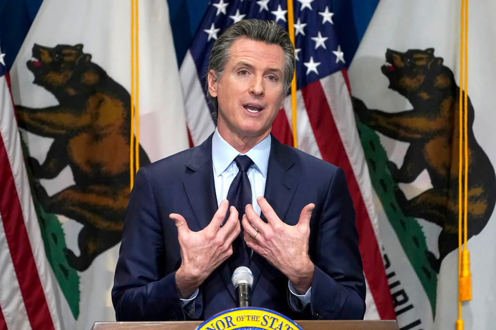 Gobernador de California planea levantar la orden de confinamiento por Covid-19 en todo el estado