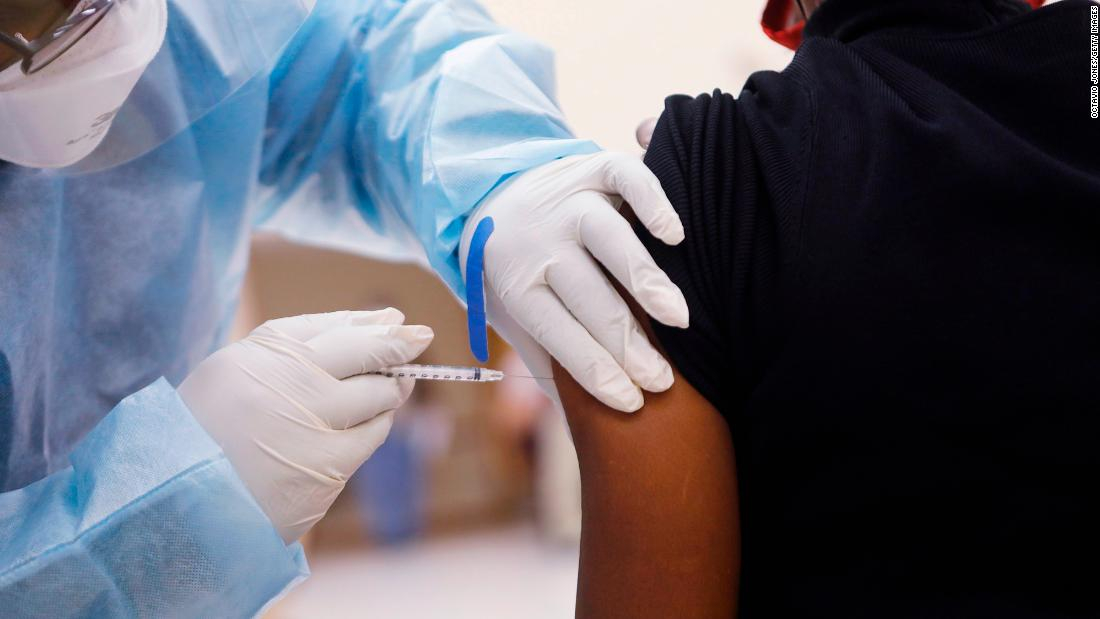 Florida puede empezar a vacunar al público general a partir de abril