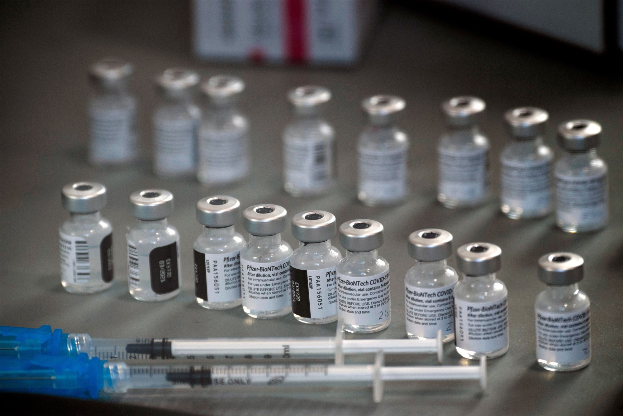 Una dosis de la vacuna de Pfizer reduce un 75 % las infecciones asintomáticas