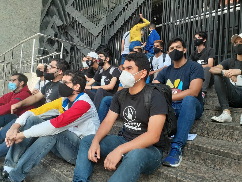 Estudiantes regresan a las calles para denunciar la destrucción de la educación en Venezuela