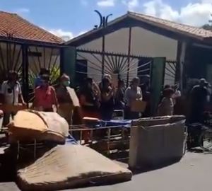 Protestaron contra el cierre de un CDI en Lara por falta de medicamentos (VIDEO)