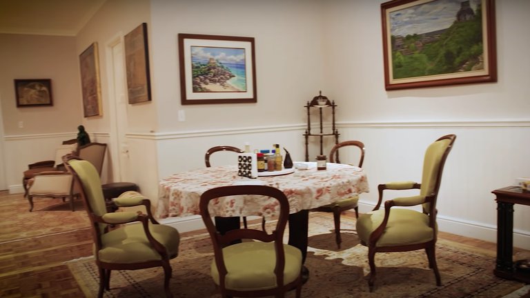 Un bar, un domo blindado y sillas de 250,000 pesos: Los estrafalarios lujos de Felipe Calderón en Palacio Nacional