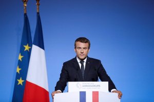 Macron defiende un diálogo “exigente y ambicioso” con Rusia