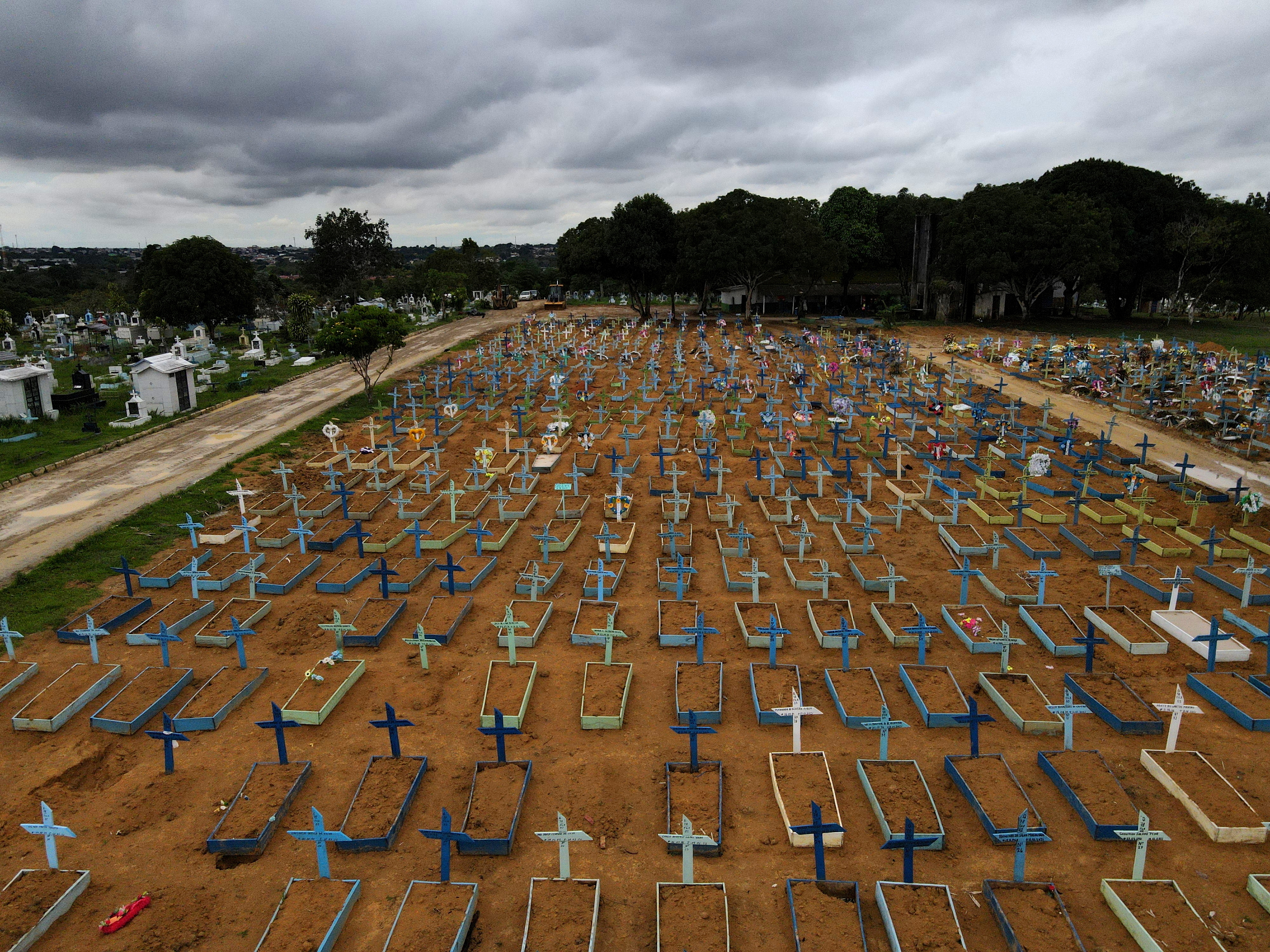 Brasil superó las 390 mil muertes y abril se convirtió en el mes más letal de la pandemia