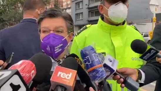 Alcaldesa de Bogotá, Claudia López, vuelve a exponer y a discriminar a migrantes venezolanos (Video)