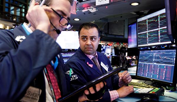 Wall Street abre en rojo y el Dow Jones baja un 0,28 % pendiente de resultados