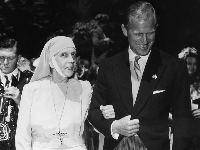 Cómo la madre del príncipe Felipe arriesgó su vida para esconder a una familia judía y salvarlos de los nazis