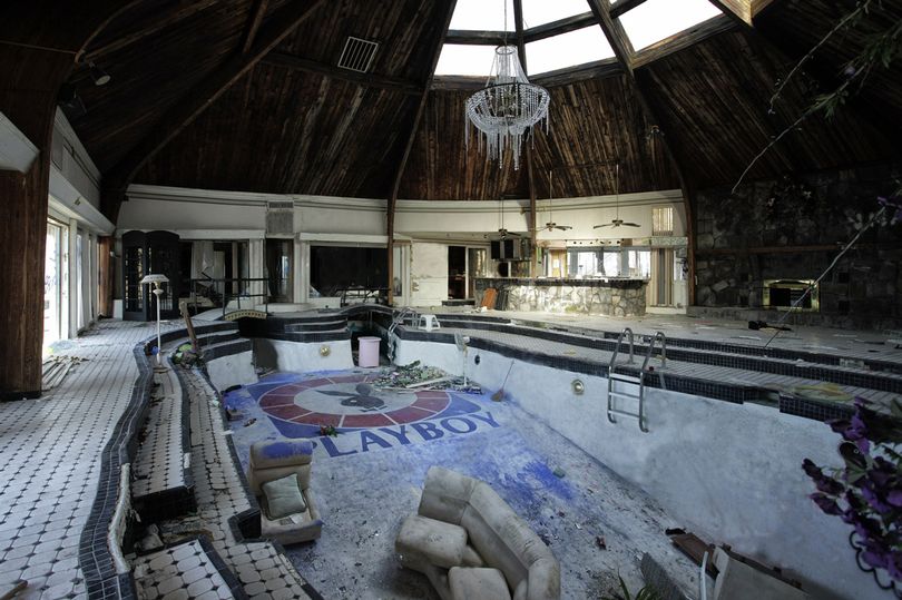 Las mansiones más espeluznantes del mundo que fueron abandonadas después de horripilantes asesinatos y “visitas fantasmales”